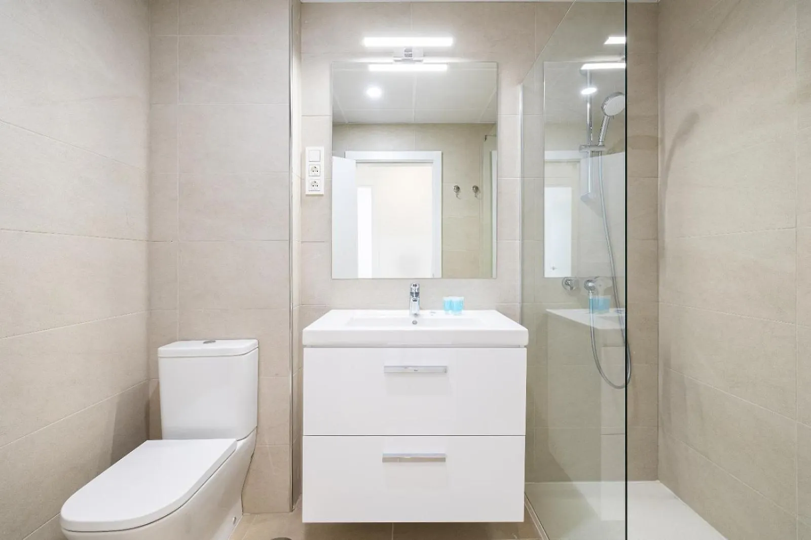 Sky Urban Torre Sur Apartment Malaga 0*,